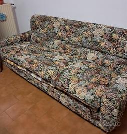 divano a tre posti