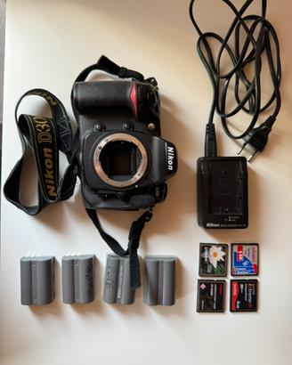 Nikon D300 solo corpo da revisionare + accessori