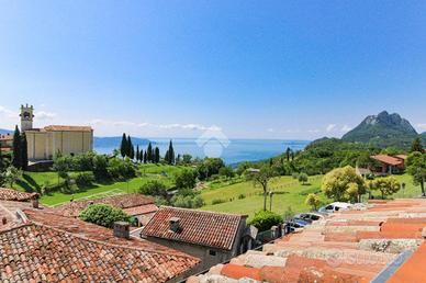 CASA INDIPENDENTE A GARGNANO