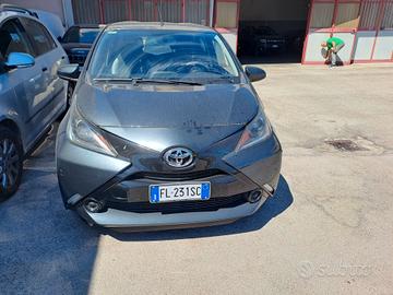 Toyota Aygo 1.0 VVT-i 69 CV 5 porte x-business MMT