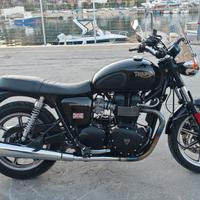 Triumph Boneville 900 SE (special edition)