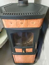 stufa a legna lincar perfettamente funzionante 
