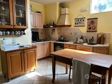 Cucina rustica completa in legno