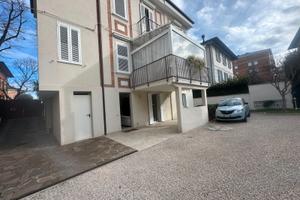 Trilocale arredato con scoperto e p. auto