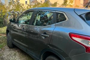 Nissan qashqai 1.5 acenta premium