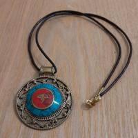 Collana donna,creazione artigianale,con ciondolo. 