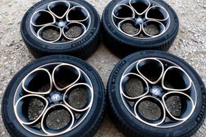 Cerchi e gomme nuove 20 ORIGINALI alfa romeo