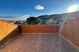 Appartamento di 200 m² con 4 locali a Albenga