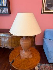 Lampada da tavolo stile classico beige