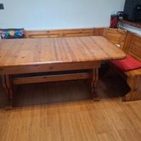 Tavolo estendibile piu cassapanca e credenz