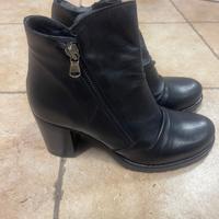 Stivaletti con tacco