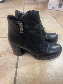 Stivaletti con tacco