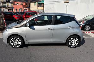 Toyota Aygo 1.0 VVT-i 69 CV 5 porte x-play KM 24.0