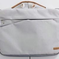 Borsa notebook grigia, elegante, impermeabile.