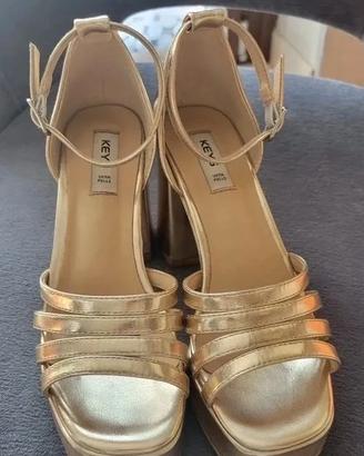 Scarpe con tacco dorate