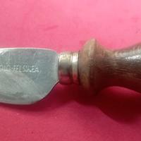 Coltello scagliatore a mandorla