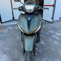 Piaggio beverly 300 s anno 2024 solo 1900km