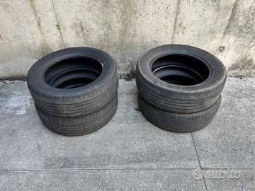 Gomme. 4 pneumatici usati Bridgestone Dueler
