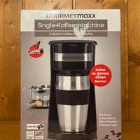 Macchina del caffè con filtro e bicchiere