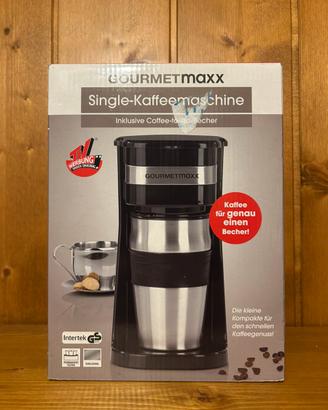 Macchina del caffè con filtro e bicchiere