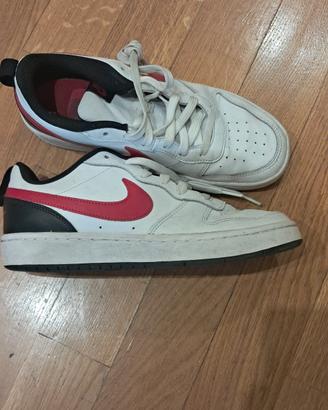 sneskers