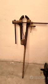 Morsa a colonna antica da fabbro