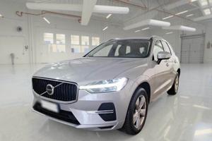 VOLVO XC60 B4 D automatico Momentum Pro