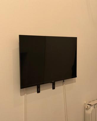 TV QBell 32 pollici full hd + staffa da parete