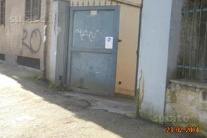 Cantinola + 2 posti auto -napoli- via e scaglione