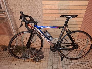 Bici da corsa Wilier Triestina 105 in carbonio