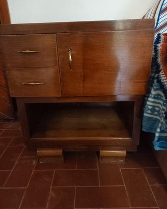 2 comodini anni 50 in noce
