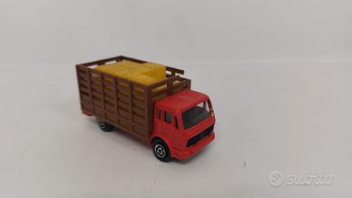 camioncino giocattolo 