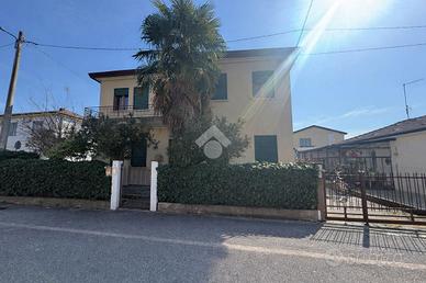 PORZIONE DI BIFAMILIARE A VENEZIA