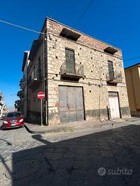 Palazzina Indipendente garage Pzza Carlo Alberto