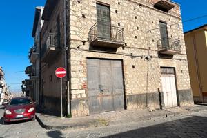 Palazzina Indipendente garage Pzza Carlo Alberto