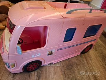 CAMPER DI BARBIE CON MOBILI