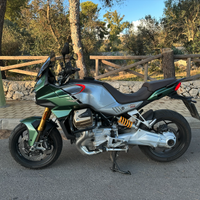 Moto Guzzi Mandello V100 s