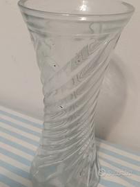 vaso in vetro trasparente co vetro vintage 