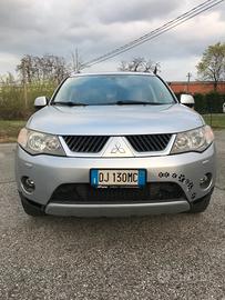 Mitsubishi Outlander 2.0 DI-D Instyle 7 p.ti DPF