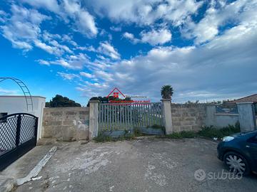 Terreno di 875 metri quadri a torre suda