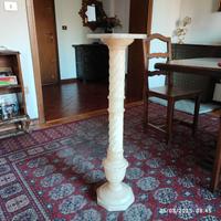 piedistallo in marmo