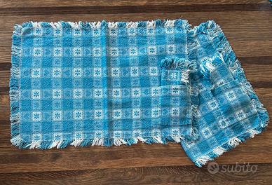 Tovagliette con tovagliolo