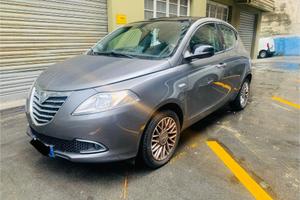 LANCIA Ypsilon 1.2 69 CV 5 porte Platinum