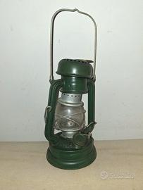 Lampada a petrolio Ditmar No. 805  Made in Austria