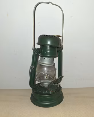 Lampada a petrolio Ditmar No. 805  Made in Austria
