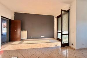 Zona Capretta - Trilocale con giardino e garage