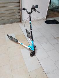 monopattino con manubrio