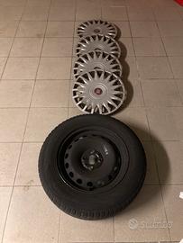 4 ruote complete con cerchi in ferro e borchie