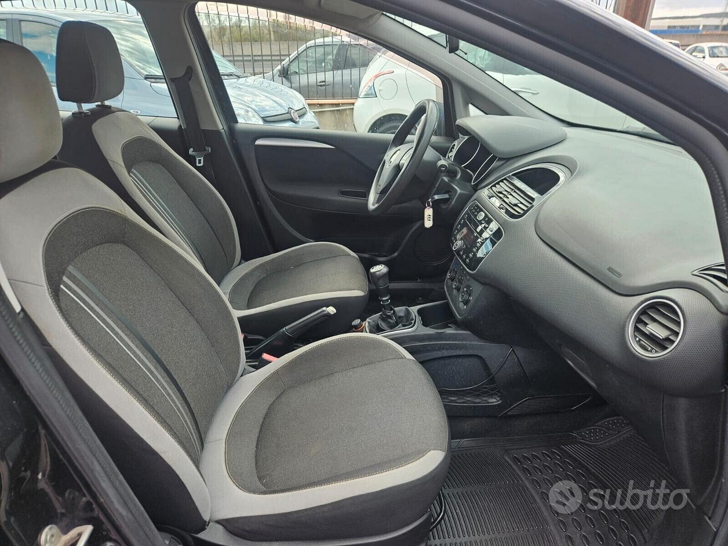 Fiat Punto 2012 photo 4