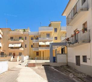 Ampio appartamento luminoso con terrazzo e tripla